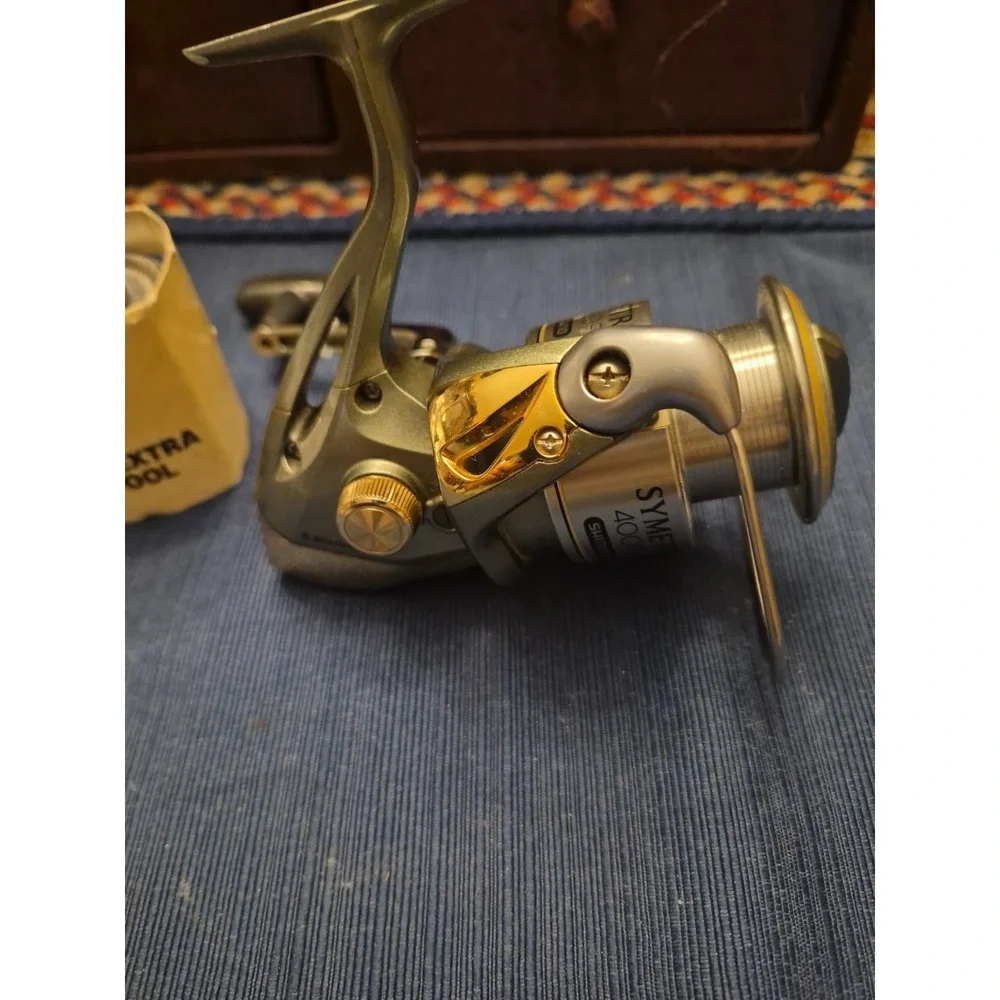 Shimano Symmetre Fishing Spinning Reel 4000FI plus extra spool